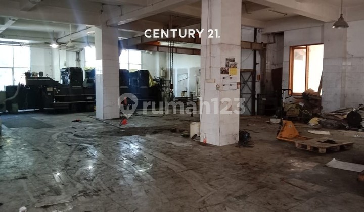 For Sale and For Rent 3 Connected Shophouses in Bendungan Hilir, Central Jakarta 2