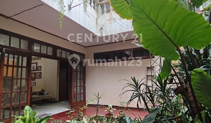 Rumah Masih Kokoh Siap Huni Lokasi Premium di Cempaka Putih