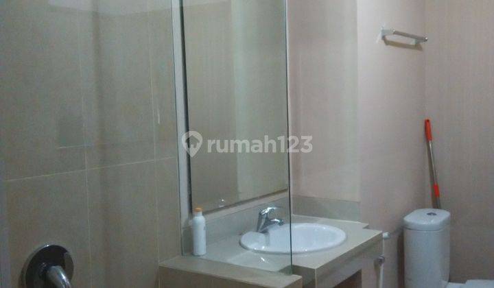 Dijual Apartemen Studio Furnished Bagus Lantai Rendah Dekat Uph 2