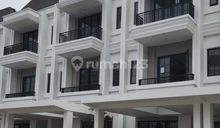 Premium 3-Story Nice House Cheap Near Binus Alam Sutera