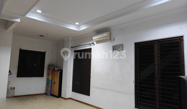 For Sale 4-Street Commercial Building SHM Facing Main Road on Jalan Raya Serpong 2