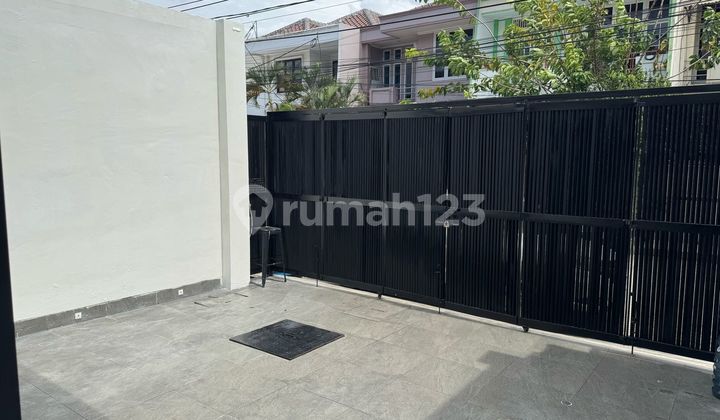 Dijual Rumah Siap Huni Full Furnished  SHM di Muara Karang JakUt 2