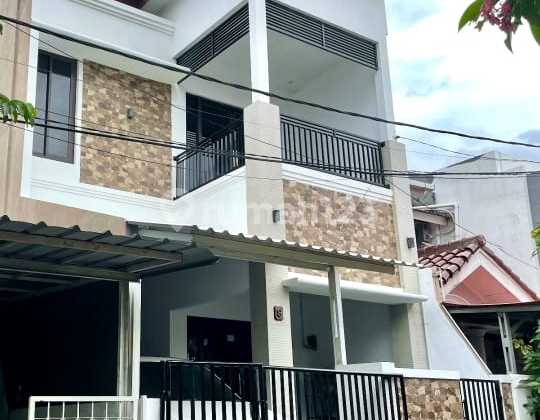 Dijual Rumah Siap Huni Semi Furnish Bagus di Griya Sutera TangSel 2