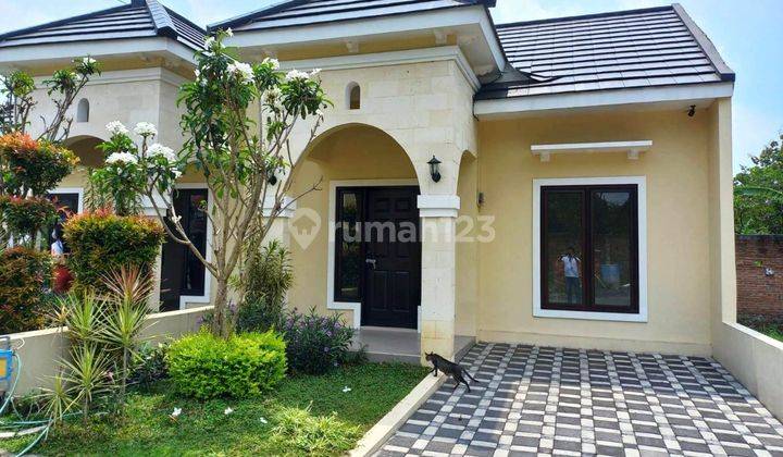 Rumah jual, baru, nuansa mediteranian, desain menarik, nyaman 1