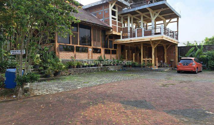 Villa/guesthouse jual, lokasi atas bukit, bergaya rustic alam 1