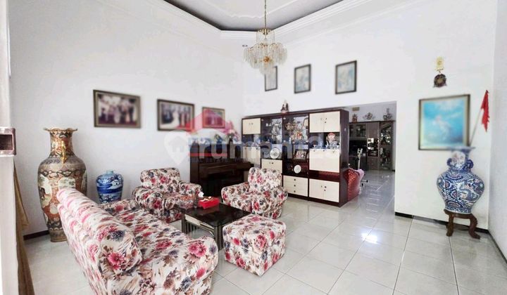 Rumah Jual Bergaya Klasik Kolonial Terawat Kawasan Favorit Rumah Jual Bergaya Klasik Kolonial Terawat Kawasan Favorit