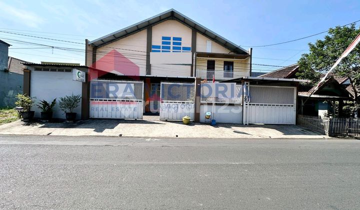 Gudang Dan Kantor Poros Jalan Sangat Terawat Nol Jalan Raya 1