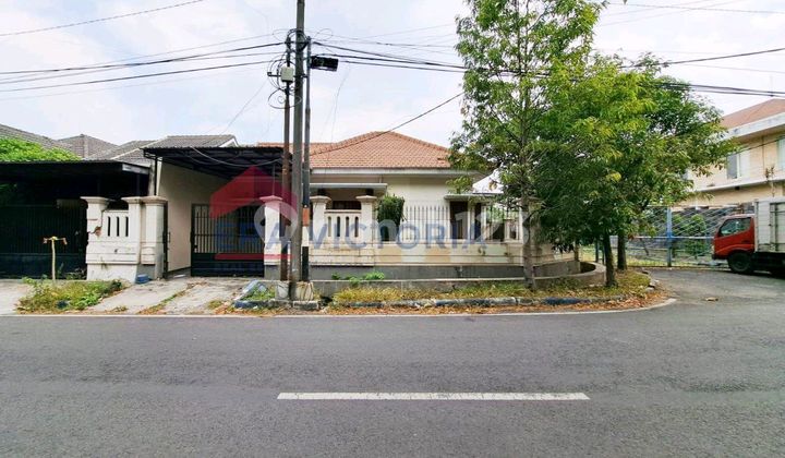 Rumah Jual Dalam Perumahan Elit Hook Dekat Exit Tol Plaza Araya