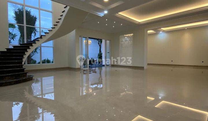 Di Jual Rumah 3 Lantai Furnished SHM di Pondok Indah, Jakarta Selatan 1