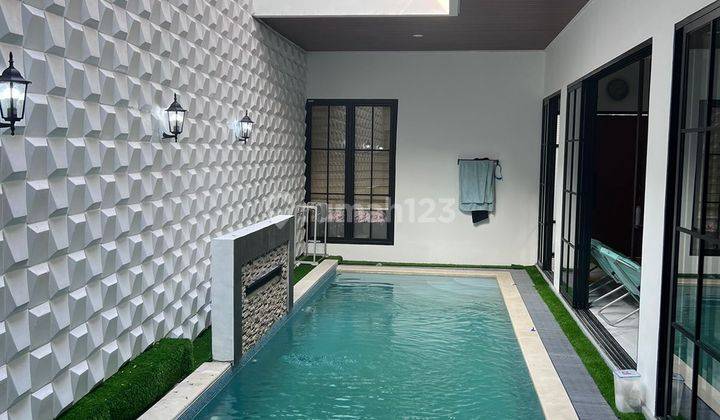 Dijual Rumah Siap Huni 2 Lantai Bagus Ada Kolam Renang di Bintaro, Tangerang Selatan 1