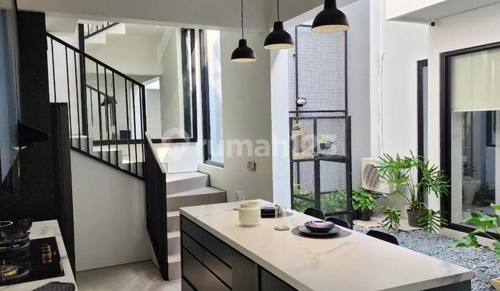 Semi Furnished Bagus Rumah SHM Cilandak, Jakarta Selatan 1