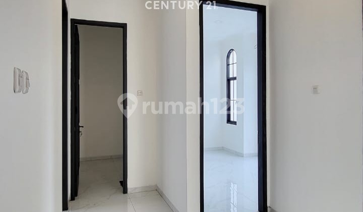 For Sale New 2-Story American Style House In Kasuari Bintaro SC13210 2