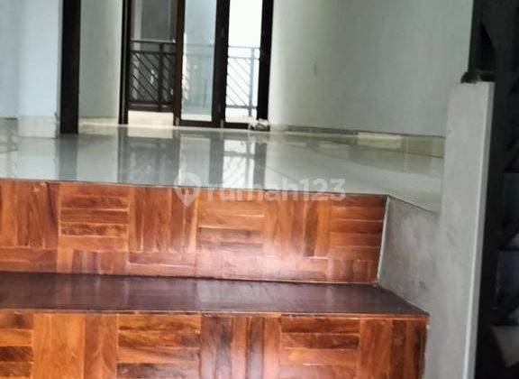  Rumah Cantik 2 Lantai Terawat Di Pejaten Barat DR 10852 Ry 2