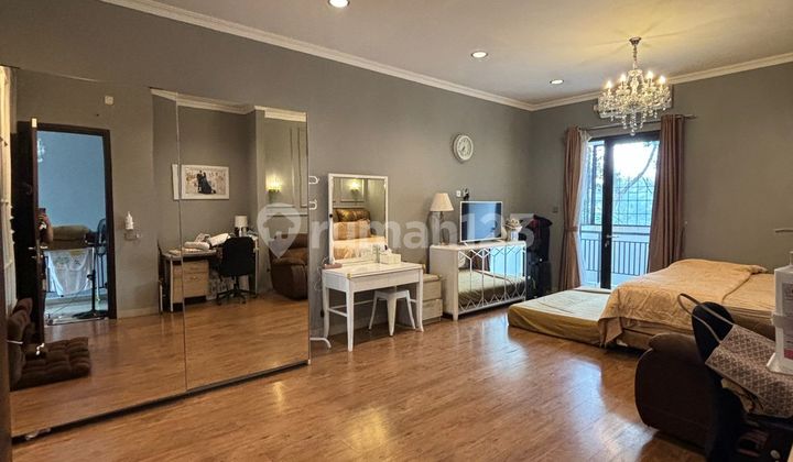 JUAL CEPAT !! Rumah Semi Furnished Desain Mewah di The Eminent BSD City, Tangerang Selatan