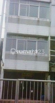 For Rent 3-Storey Strategic Shop House Near MRT in South Jakarta Ay12852 For Rent 3-Storey Strategic Shop House Near MRT in South Jakarta Ay12852