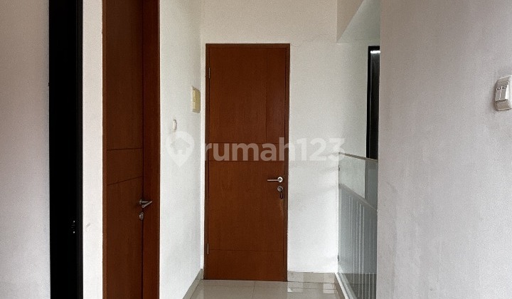 For Sale Spacious 183 House, Hook Position & Fully Furnished in Rempoa, South Tangerang 2