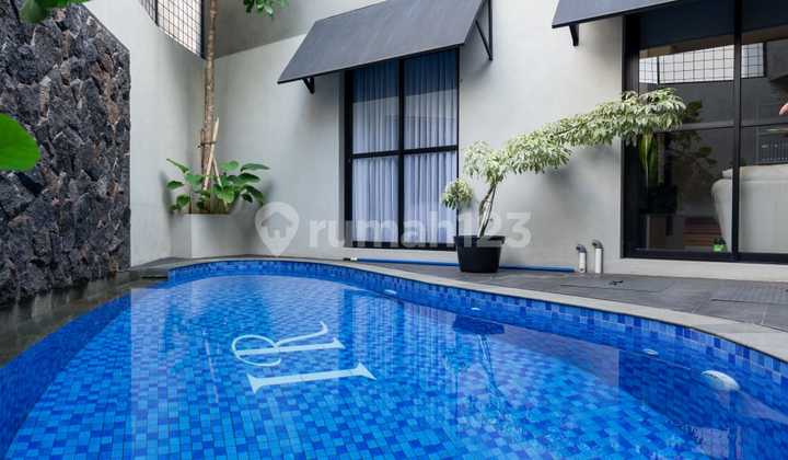Rumah Bagus Ada Swimming Pool Luas 225, Siap Huni di Emerald Bintaro, Tangerang Selatan (Im) 2