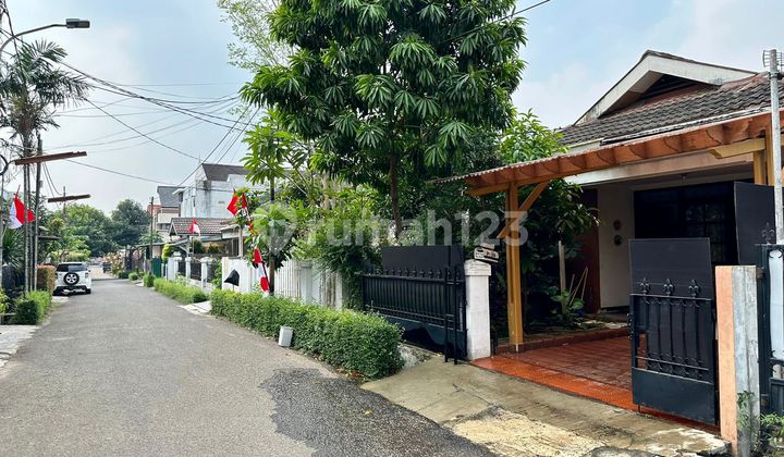For Rent Cozy 3BR, 1-Story House in Sector 1 Bintaro Jaya, South Tangerang For Rent Cozy 3BR, 1-Story House in Sector 1 Bintaro Jaya, South Tangerang