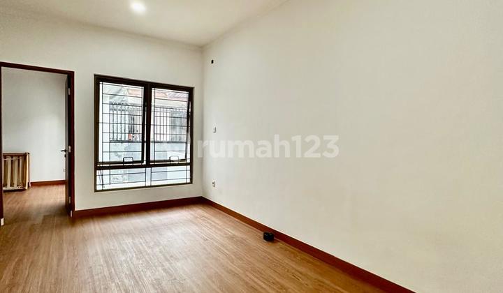 Jual Cepat Rumah Semi Furnished Luas 120 di Emerald Bintaro, Tangerang Selatan (Im) 2