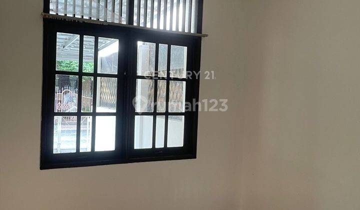 Disewakan Rumah Hommy Dan Luas Di Sektor 5 Bintaro Ay14346 2