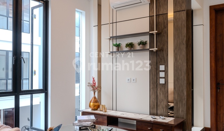 Rumah Brand New 3 Lantai Cantik di Lebak Bulus Jaksel Td14541 2