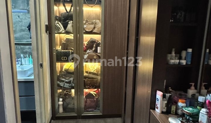 Minimalist House for Rent Cheap in Kota Wisata 2 Floors Land 200 Building 250 2