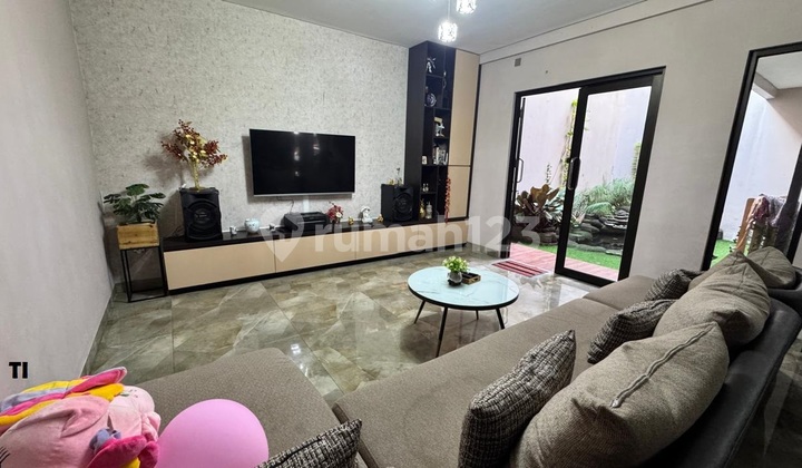 Rumah Sewa Minimalis Kota Wisata Murah 2 Lantai lt 200 Lb 250