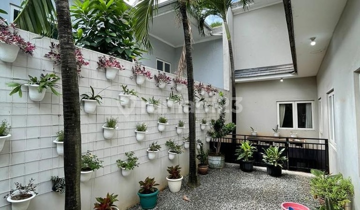 rumah bagus megah 2 lantai rapih kota wisata lt 300 lb 400 nego 2