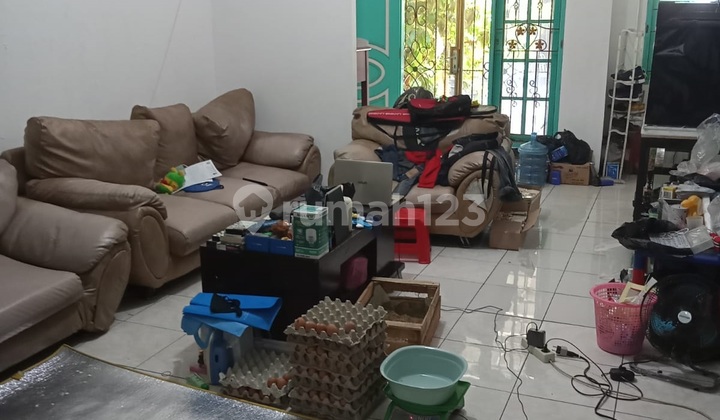 rumah murah bagus rapih 2 lantai lt 124 lb 168 legenda wisata 2