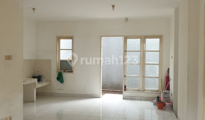 nice ready-to-live rental house in tourist city, cheap, land 128, building 100, negotiable
