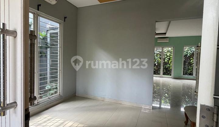 Dekat Akses Tol, Rumah, 3 Lantai, SHM