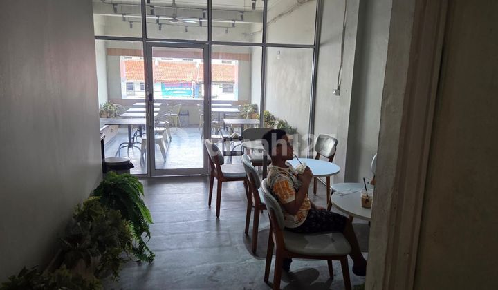 Ruko, 3 Lantai, HGB, Dekat Akses Tol, Siap Huni