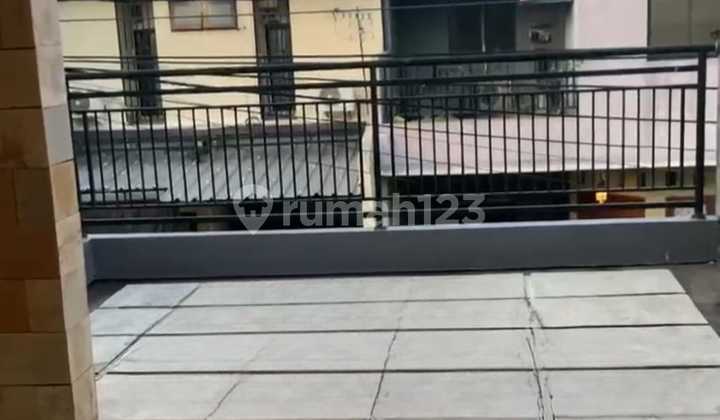 Rumah Kontrakan Siap Huni Unfurnished SHM Graha Raya, Tangerang Selatan 2