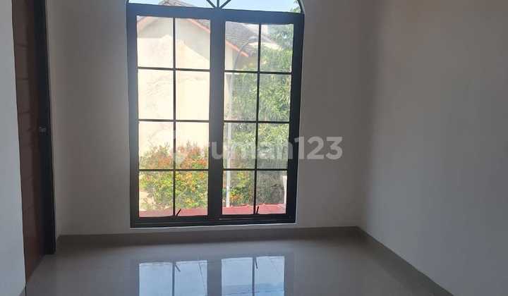 Rumah Bagus Unfurnished SHM Sektor 9-Bintaro, Tangerang Selatan 2