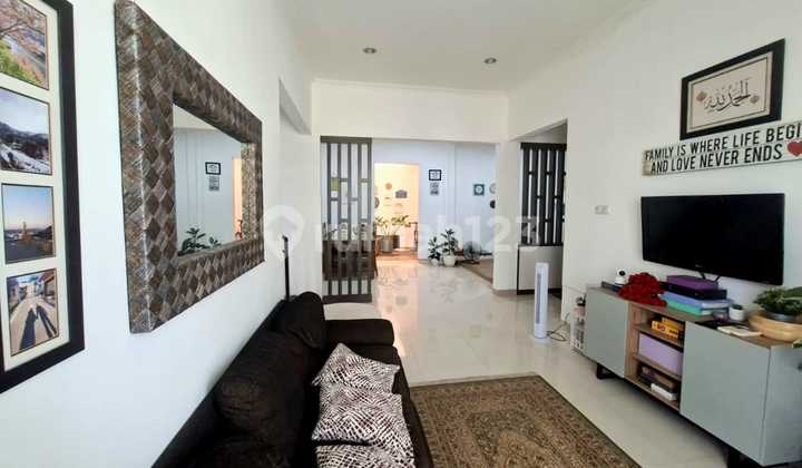Beautiful House SHM Graha Raya, South Tangerang