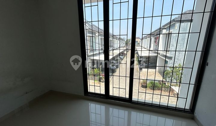 Rumah, 2 Lantai, SHM Siap Huni di Bintaro