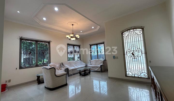 Luas Tanah 455 m2, Hoek 2 Lantai, Bukit Gading Mediterania, Rumah di Kelapa Gading, Jakarta Utara