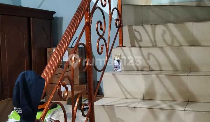 Rumah di Jatinegara Baru - Posisi Hook, Samping Taman 2