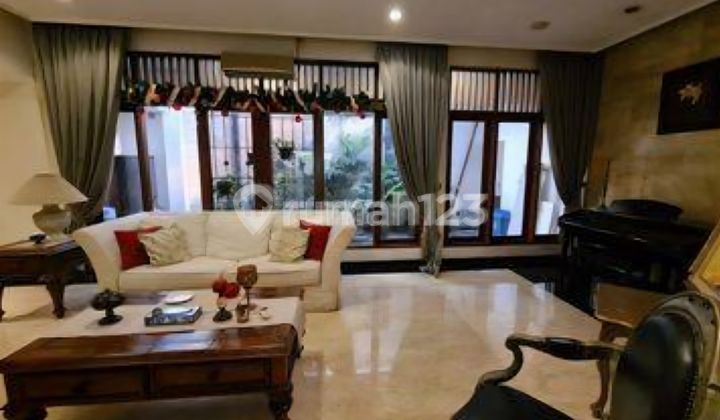 Rumah di Pulomas, SHM - 5+1 Kamar Tidur 1