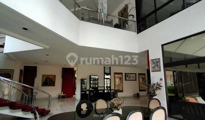MEWAH, HARGA HITUNG TANAH! Rumah di Kebayoran Baru, Jakarta Selatan