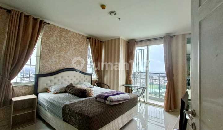 Luas 118 m2, Posisi Hook, French Walk MOI, Apartemen di Kelapa Gading, Jakarta Utara