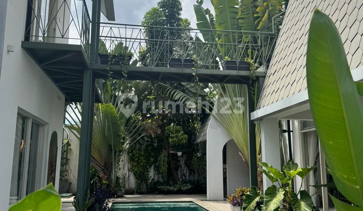 Rumah di Pejaten, Pasar Minggu - Ada Kolam Renang!