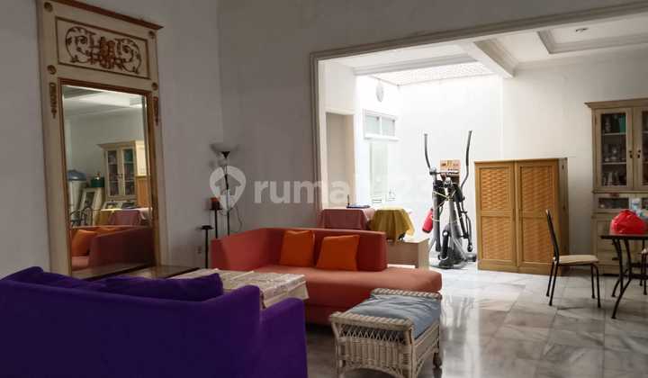 Rumah di Pinggir Jalan Raya Rawamangun - 2 Lantai 2