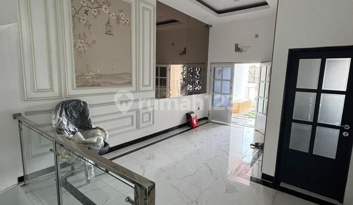 Rumah Siap Huni 3.5 Lantai di Kelapa Gading - Semi Furnished Rumah Siap Huni 3.5 Lantai di Kelapa Gading - Semi Furnished