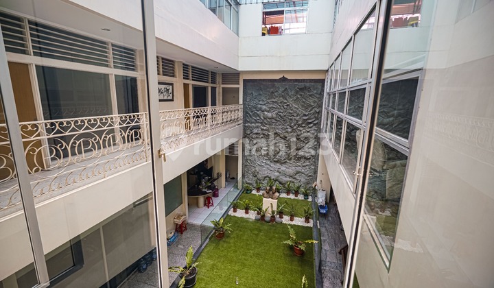 Rumah Mewah di Kawasan Elite Menteng, Jakarta Pusat 2