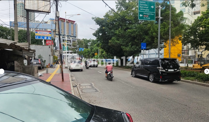 Newly Renovated Boarding House on Mangga Besar Raya - Strategic Location 2