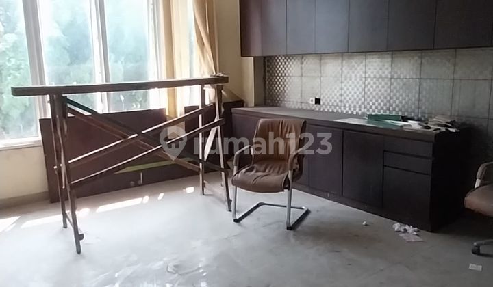 Ruko 3.5 Lantai di Tebet Raya - Hadap Barat Ruko 3.5 Lantai di Tebet Raya - Hadap Barat