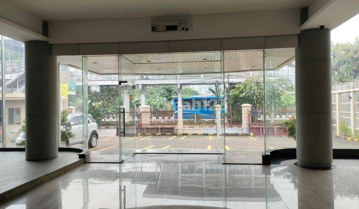 Kantor gedung ex showroom rapi di Jl sunter jakarta utara 1