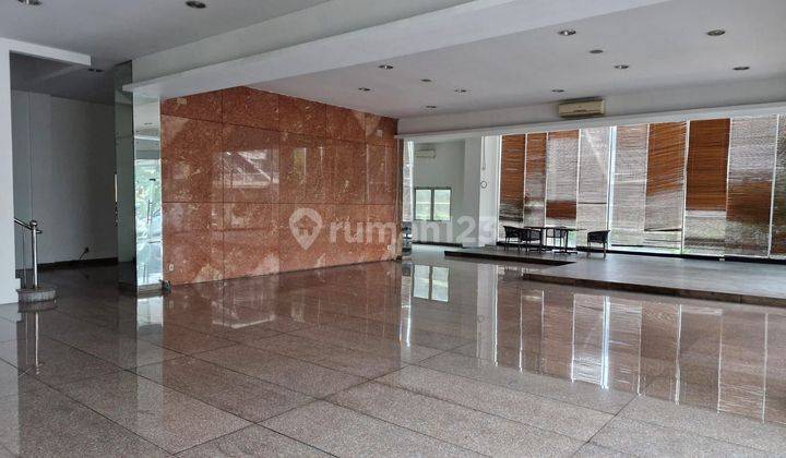 Kantor gedung ex showroom rapi di Jl sunter jakarta utara 2