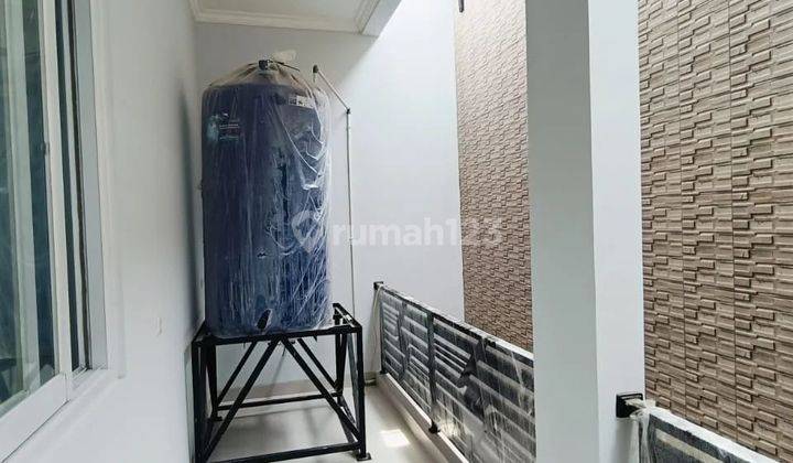 Rumah baru 2 lantai siap huni anti banjir di Pulomas  2